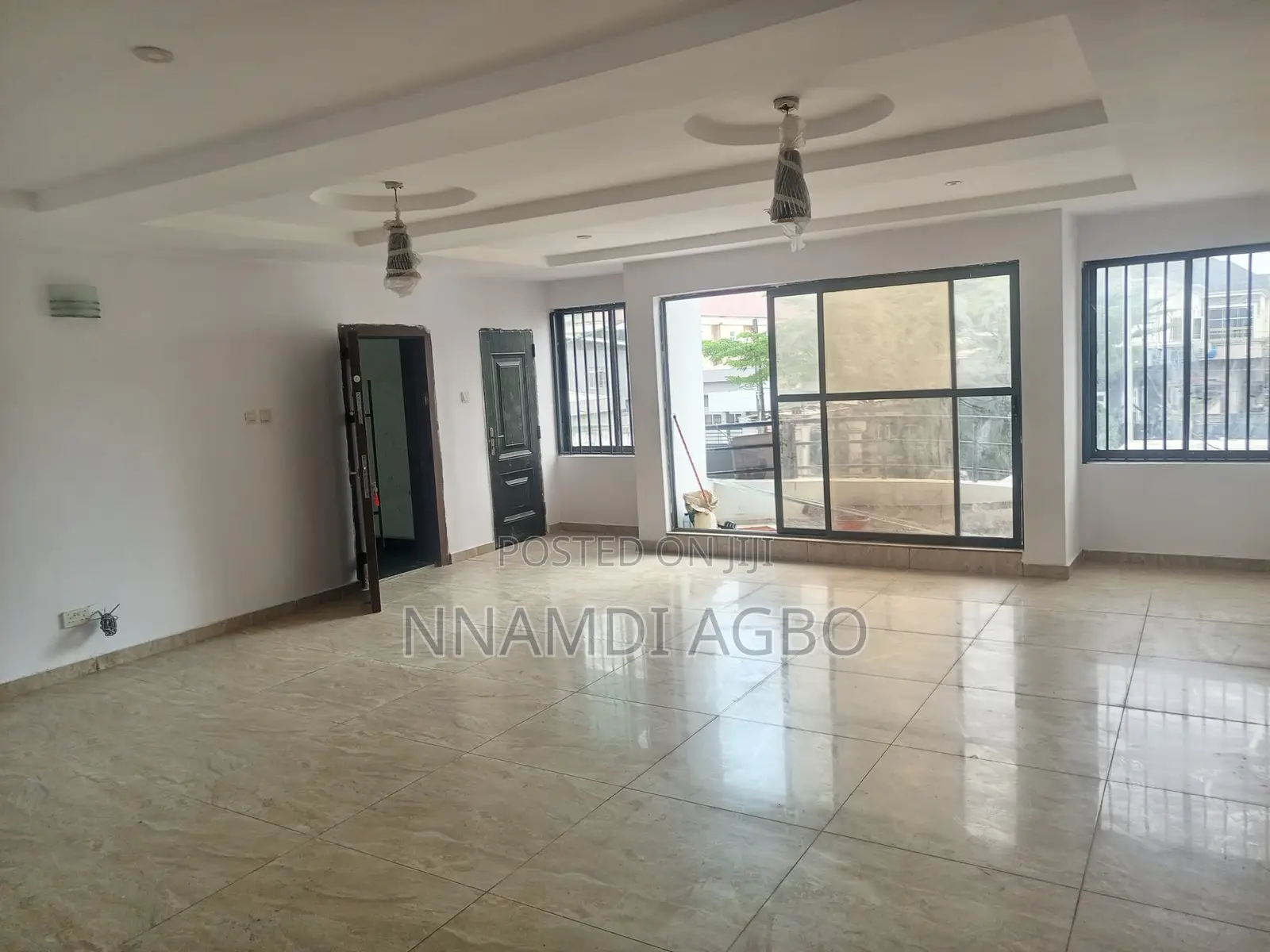 4bdrm Duplex in Chevron for rent in Chevron