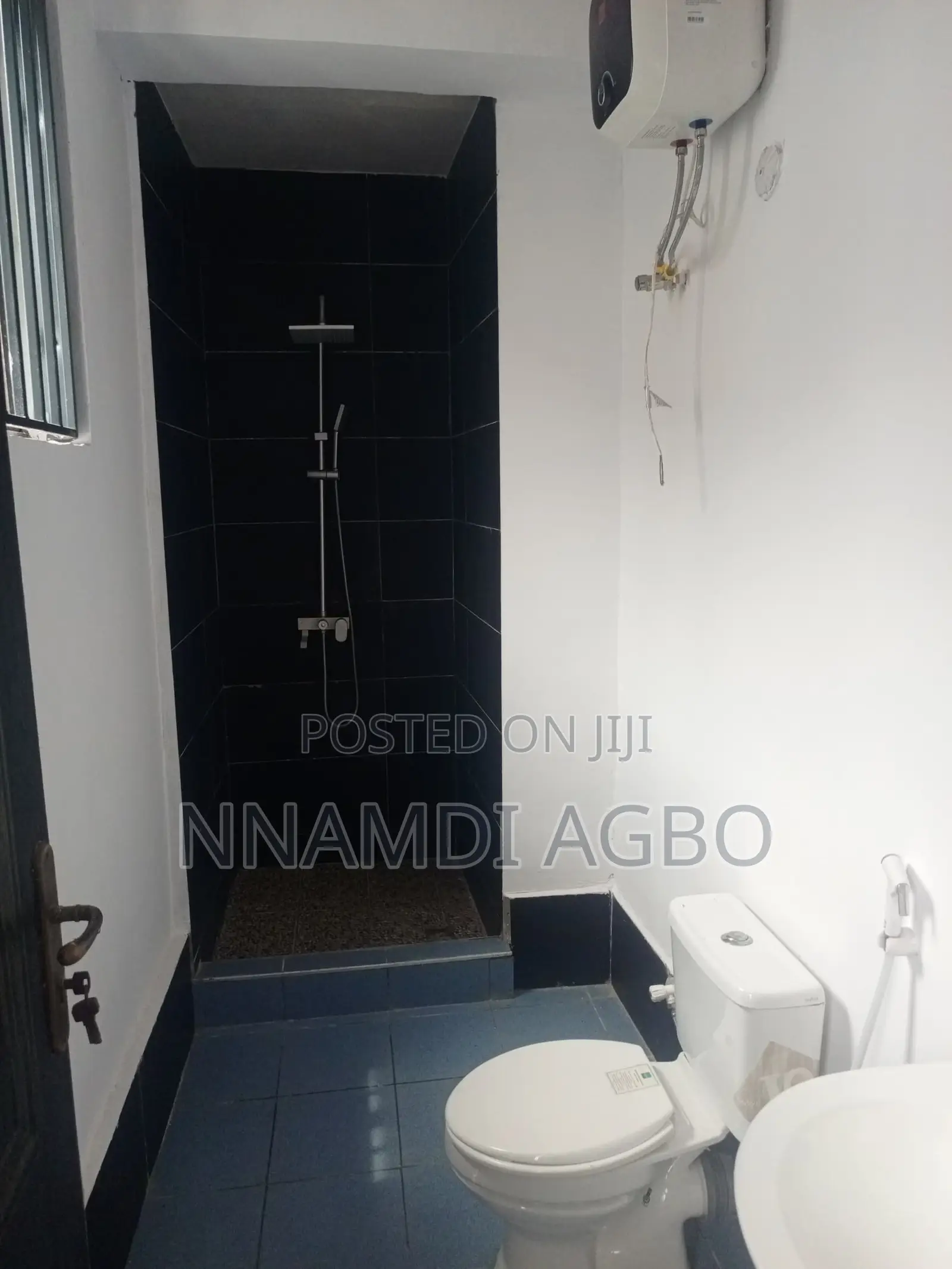 4bdrm Duplex in Chevron for rent in Chevron