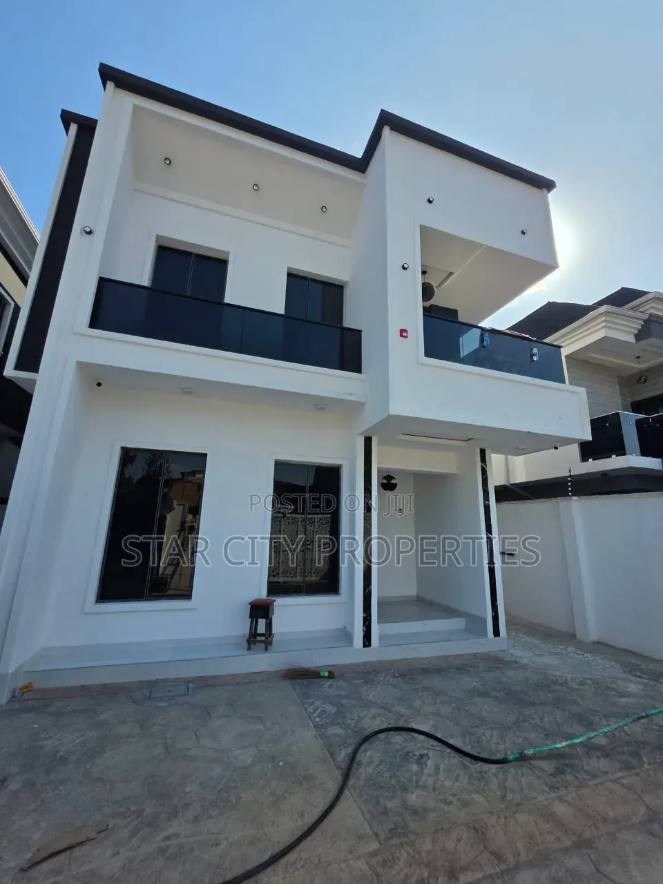 5bdrm Duplex in Omole Phase 2 for sale in Omole Phase 2