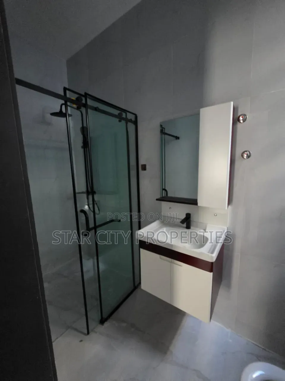 5bdrm Duplex in Omole Phase 2 for sale in Omole Phase 2