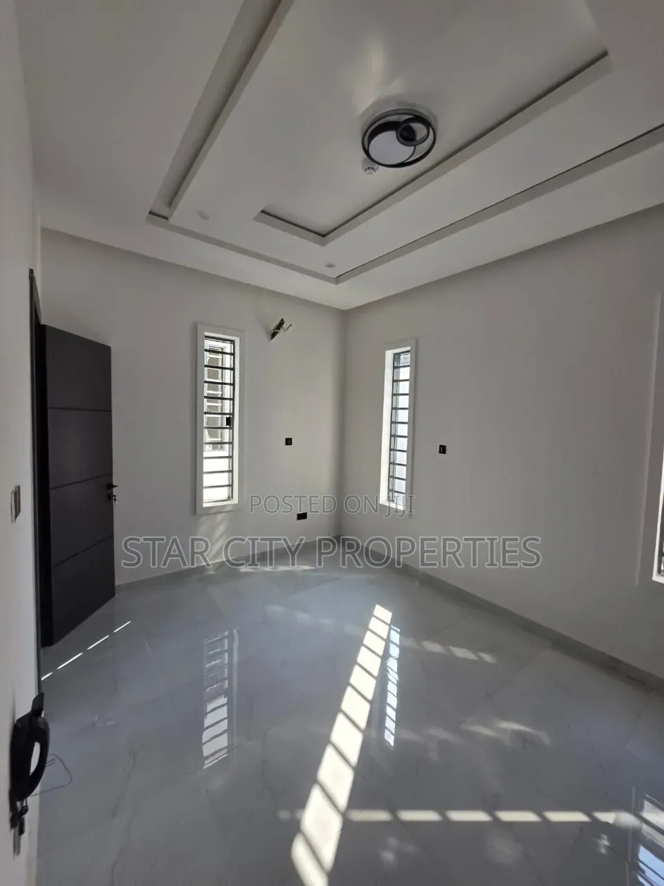 5bdrm Duplex in Omole Phase 2 for sale in Omole Phase 2