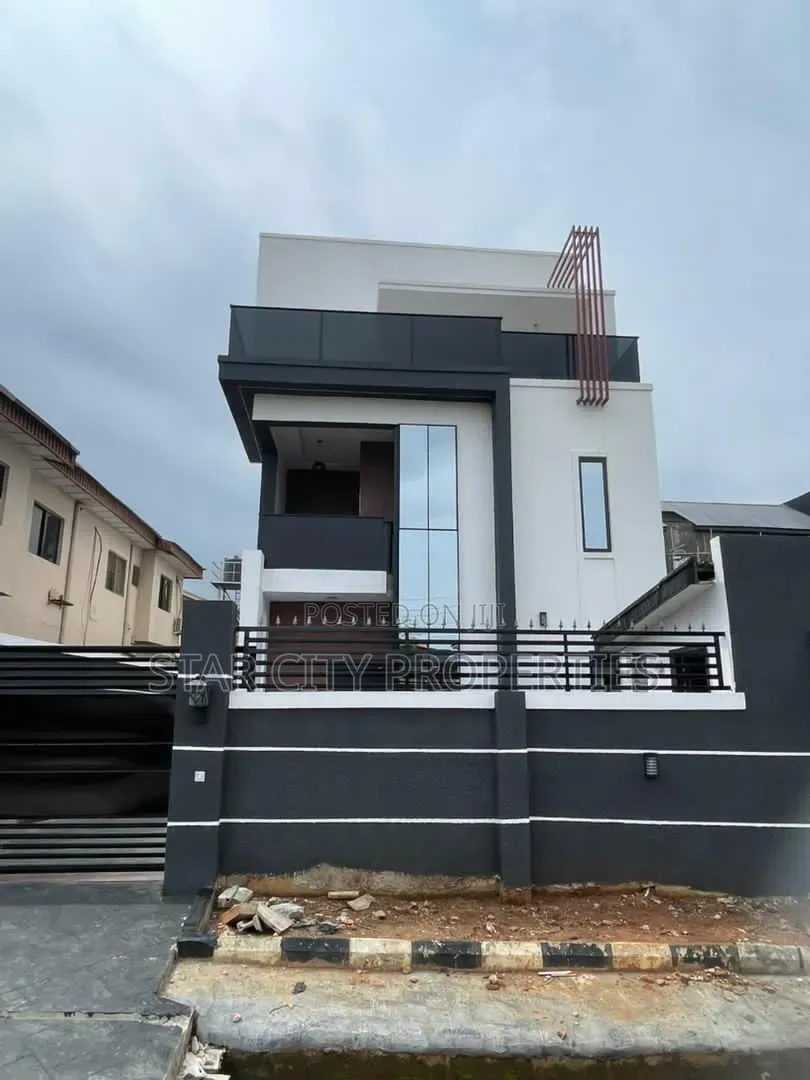 5bdrm Duplex in Magodo Gra Phase 1 for sale in GRA Phase 1