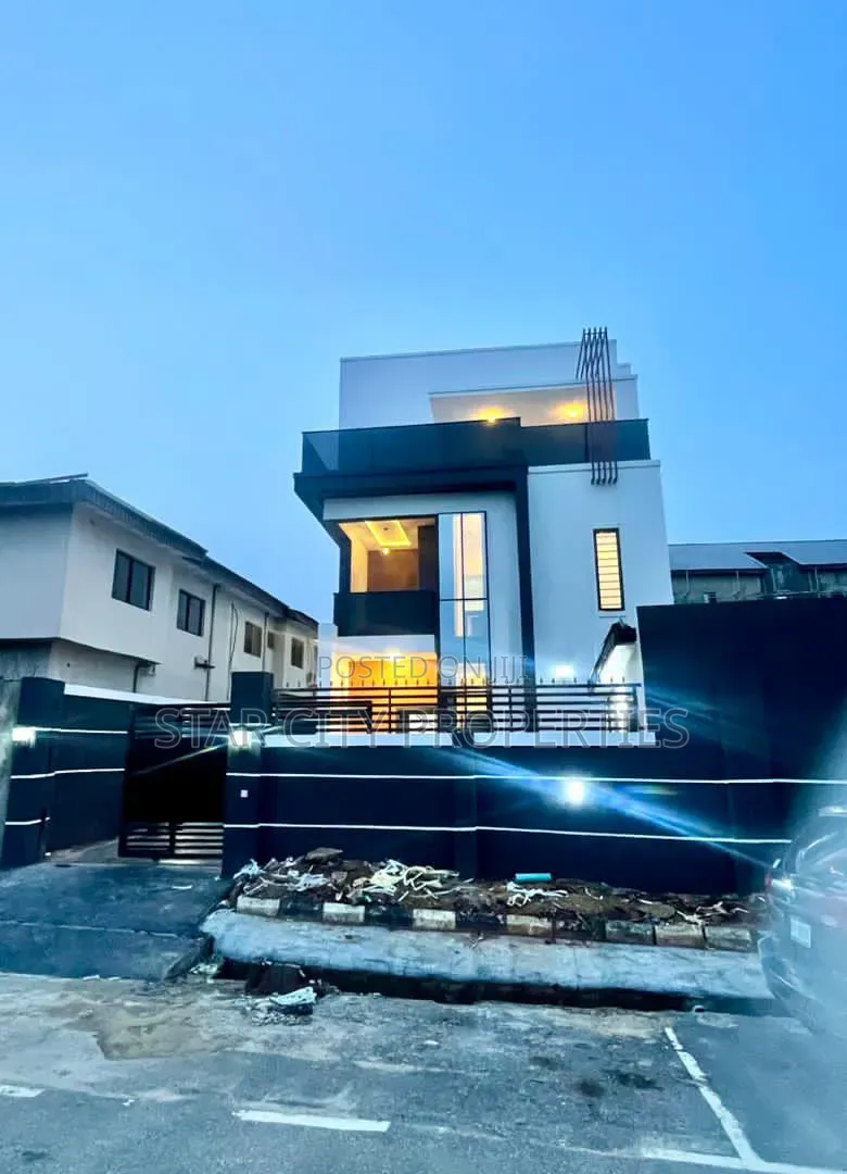 5bdrm Duplex in Magodo Gra Phase 1 for sale in GRA Phase 1