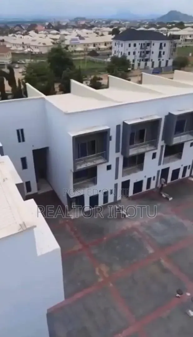 4bdrm Duplex in Gaduwa for sale in Gaduwa
