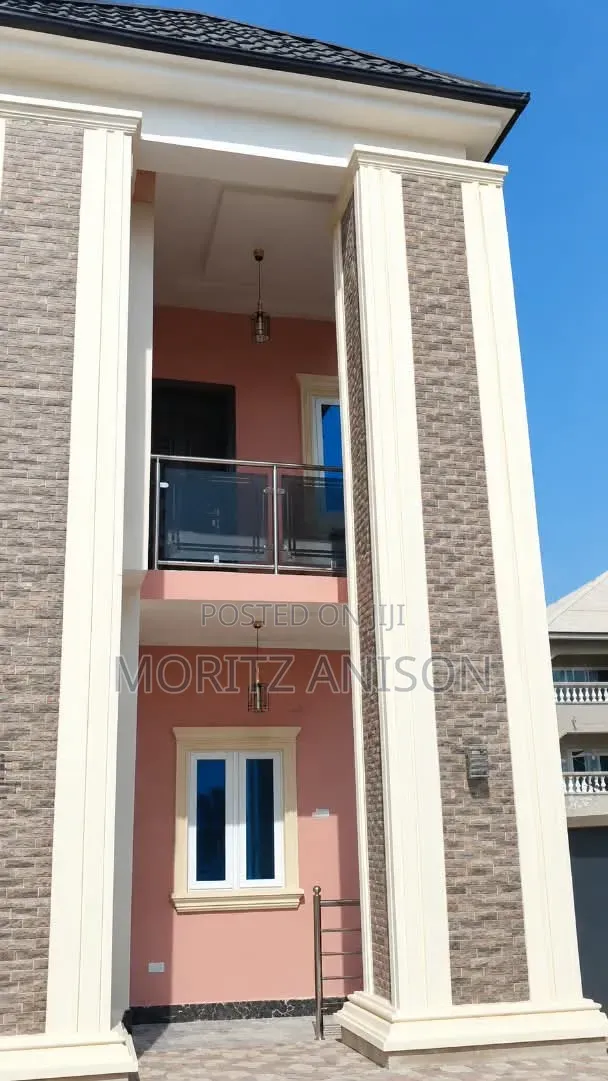 4bdrm Duplex in Behind Igwe Nnaji, Enugu for sale in Enugu