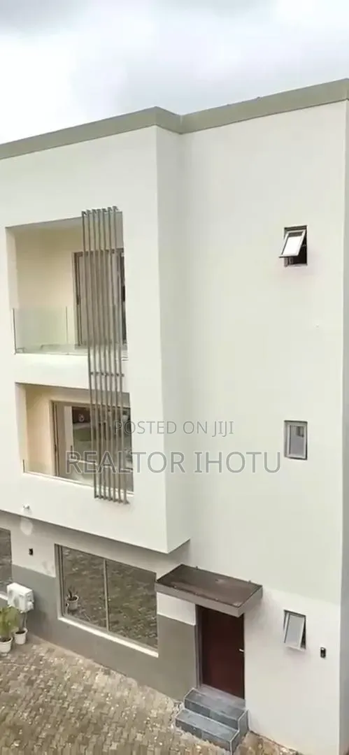 5bdrm Duplex in Maitama for sale in Maitama