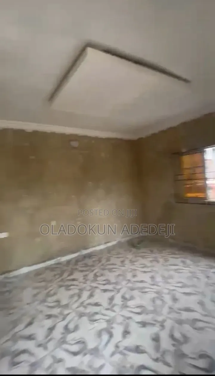 1bdrm Room & Parlour in Off Pako B/Stop, for rent in Akoka