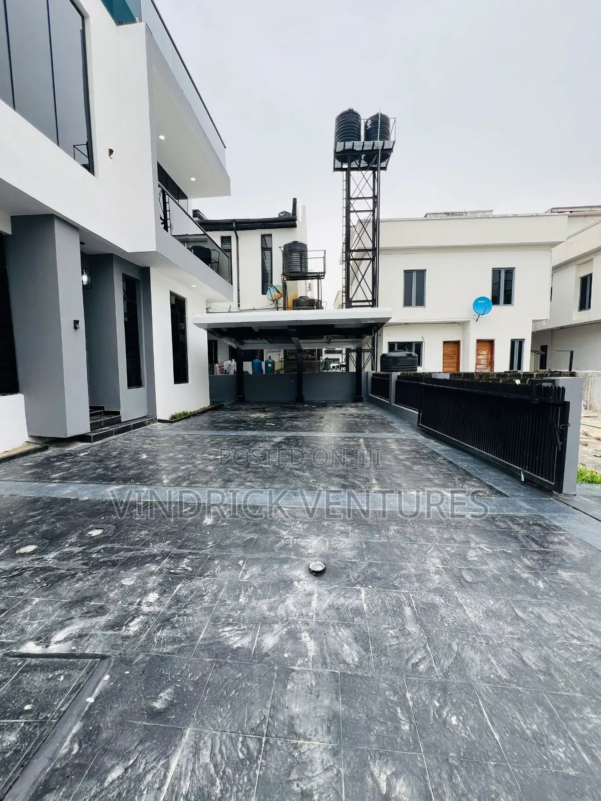 5bdrm Duplex in Megamond Estate By, Lekki Phase 2 for sale in Lekki Phase 2