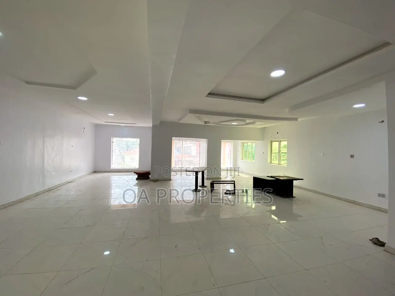 *Newly Built Massive Commercial Building to Let at Eleyele, Ibadan in Ibadan
