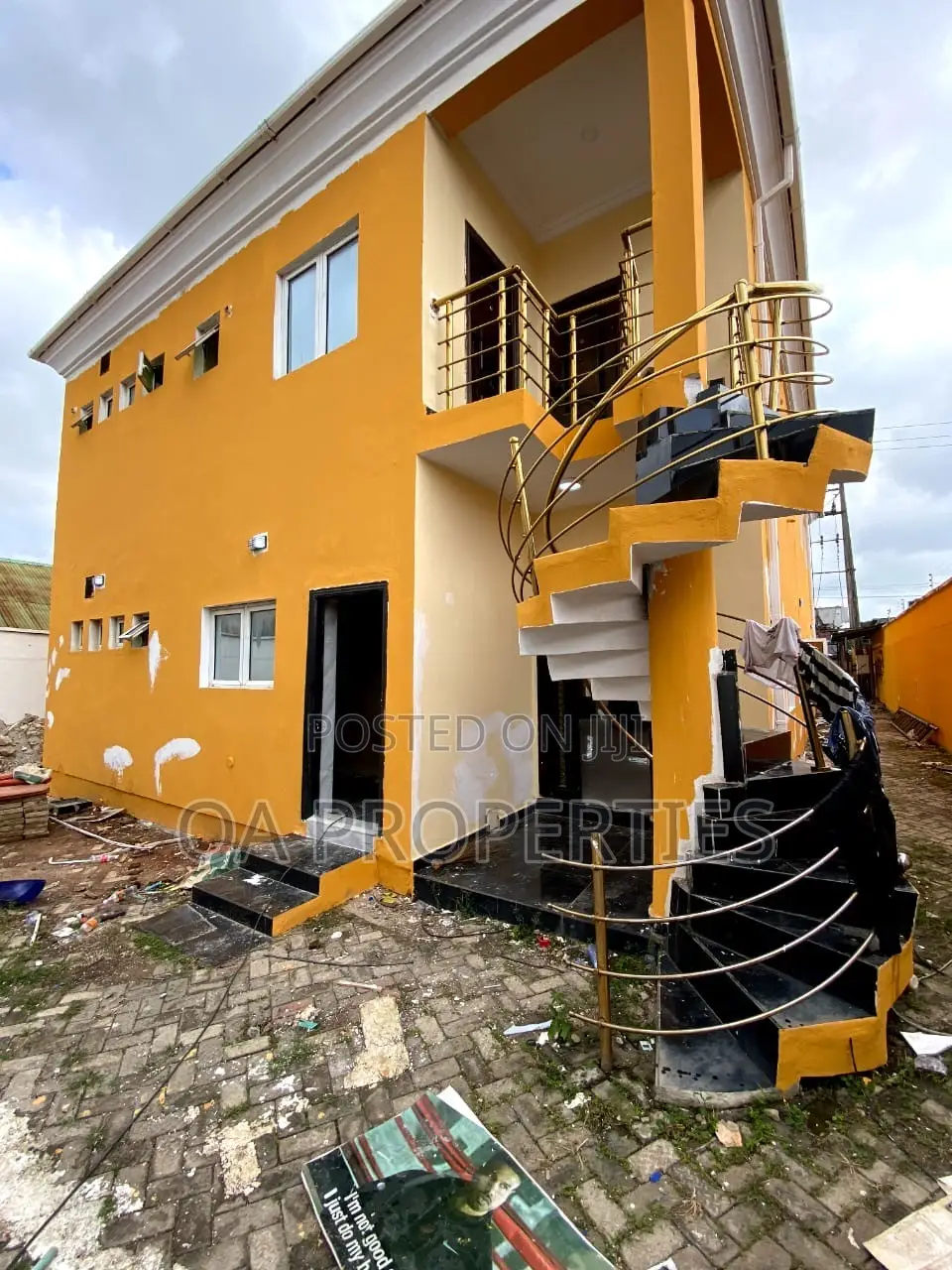 *Newly Built Massive Commercial Building to Let at Eleyele, Ibadan in Ibadan