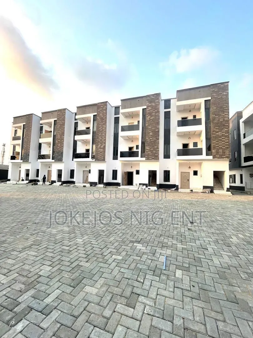 3bdrm Apartment in Mobile Road, Off Lekki-Epe Expressway for sale in Off Lekki-Epe Expressway