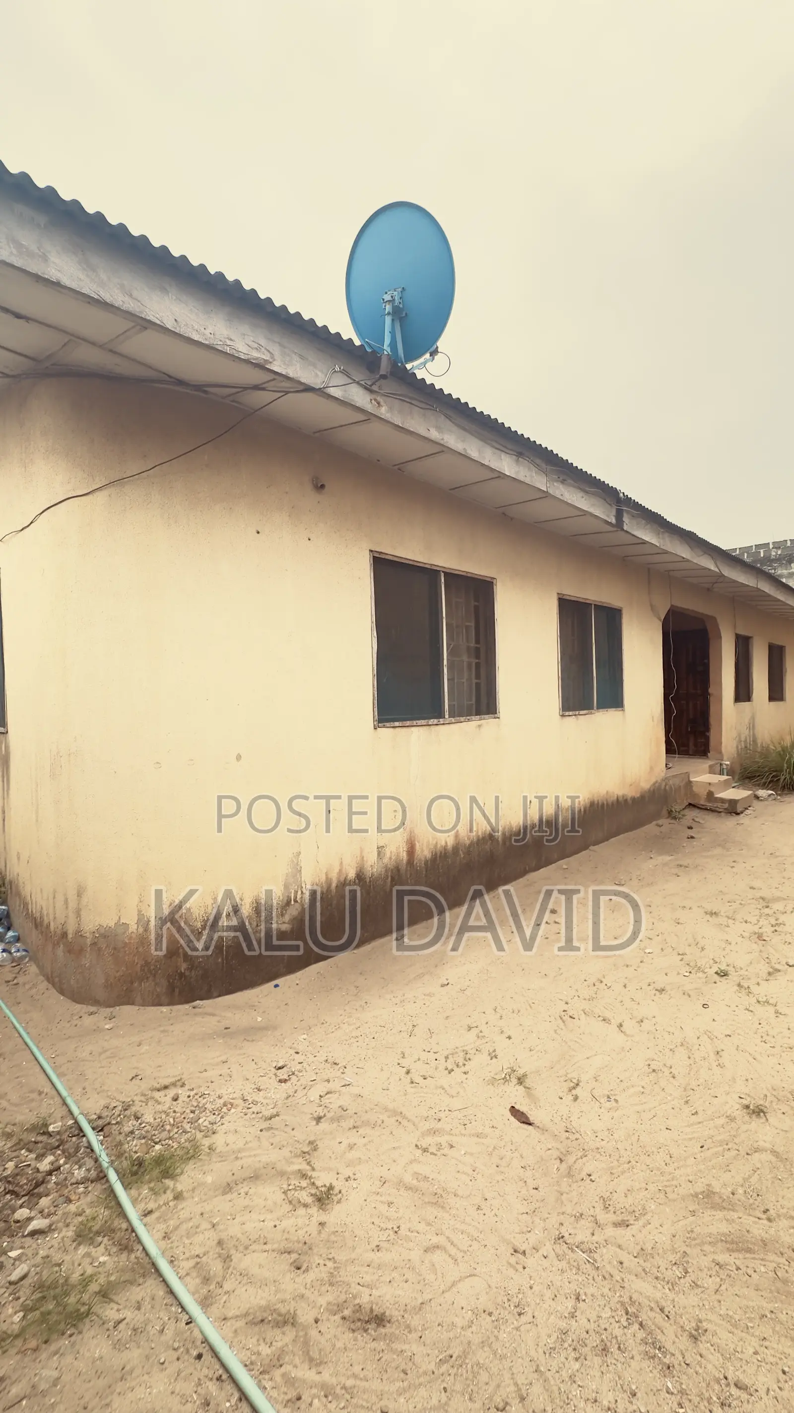 4bdrm Bungalow in Agboworin Street, Okokomaiko for sale in Okokomaiko