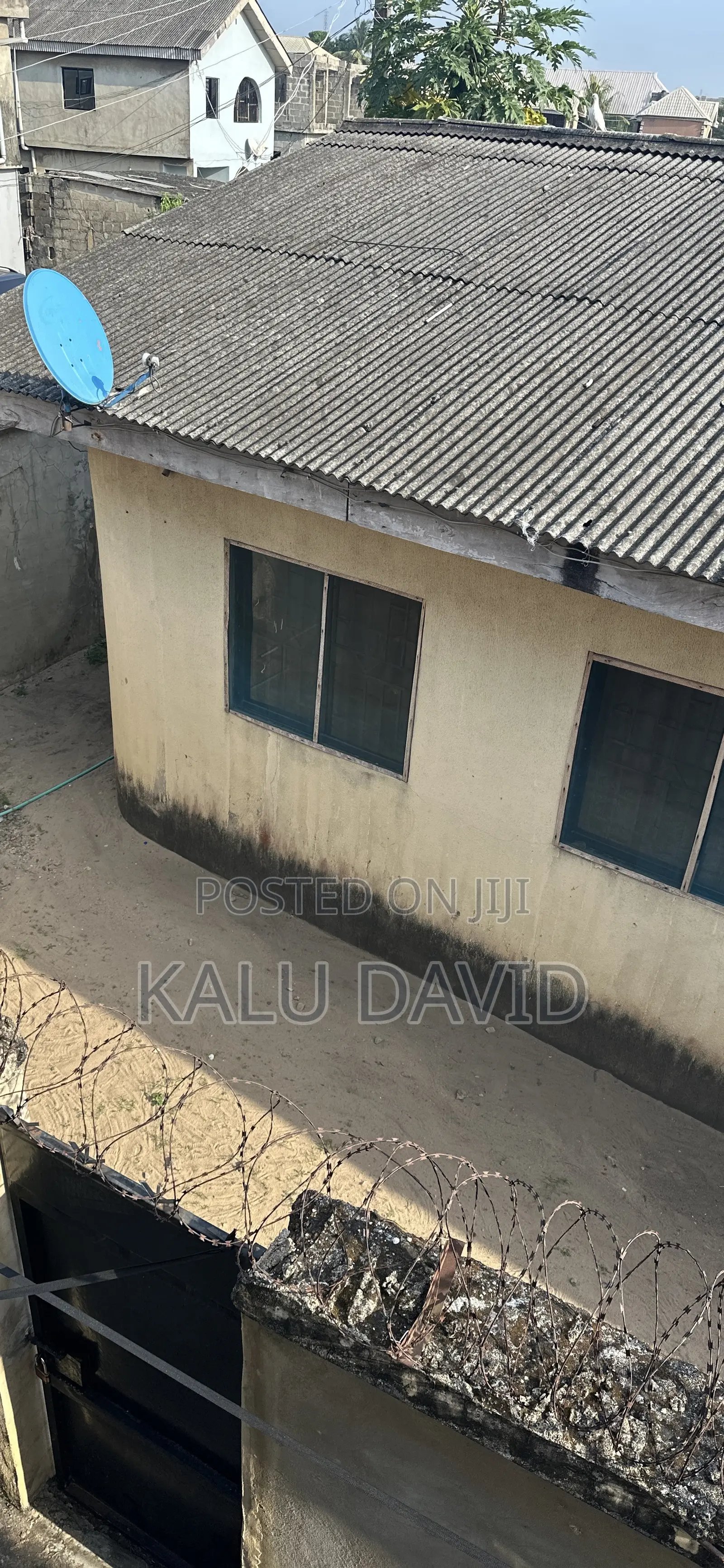 4bdrm Bungalow in Agboworin Street, Okokomaiko for sale in Okokomaiko