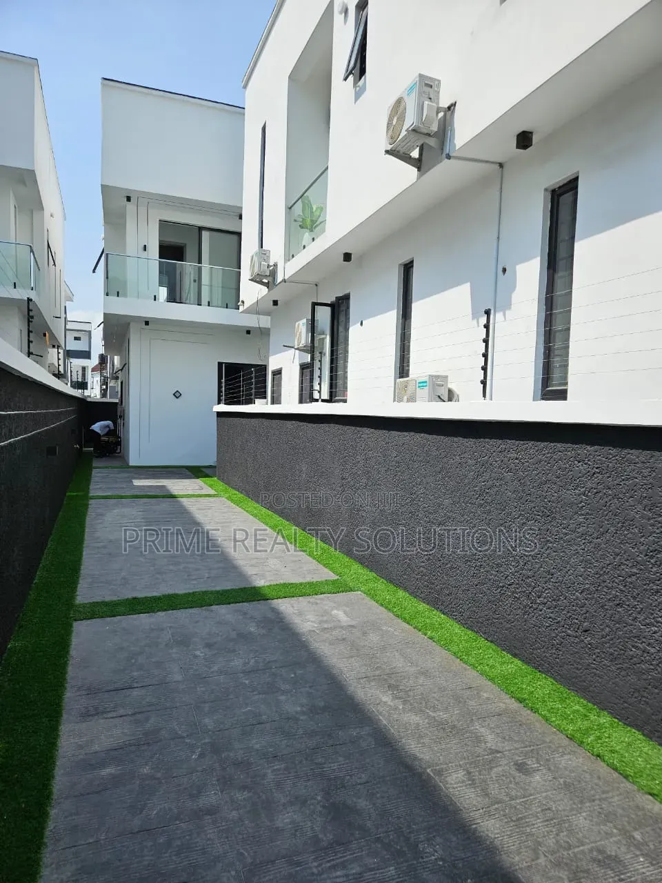 4bdrm Duplex in 𝐂𝐡𝐞𝐯𝐫𝐨𝐧 𝐚𝐥𝐭𝐞𝐫𝐧𝐚𝐭𝐢𝐯𝐞, Chevron for rent in Chevron