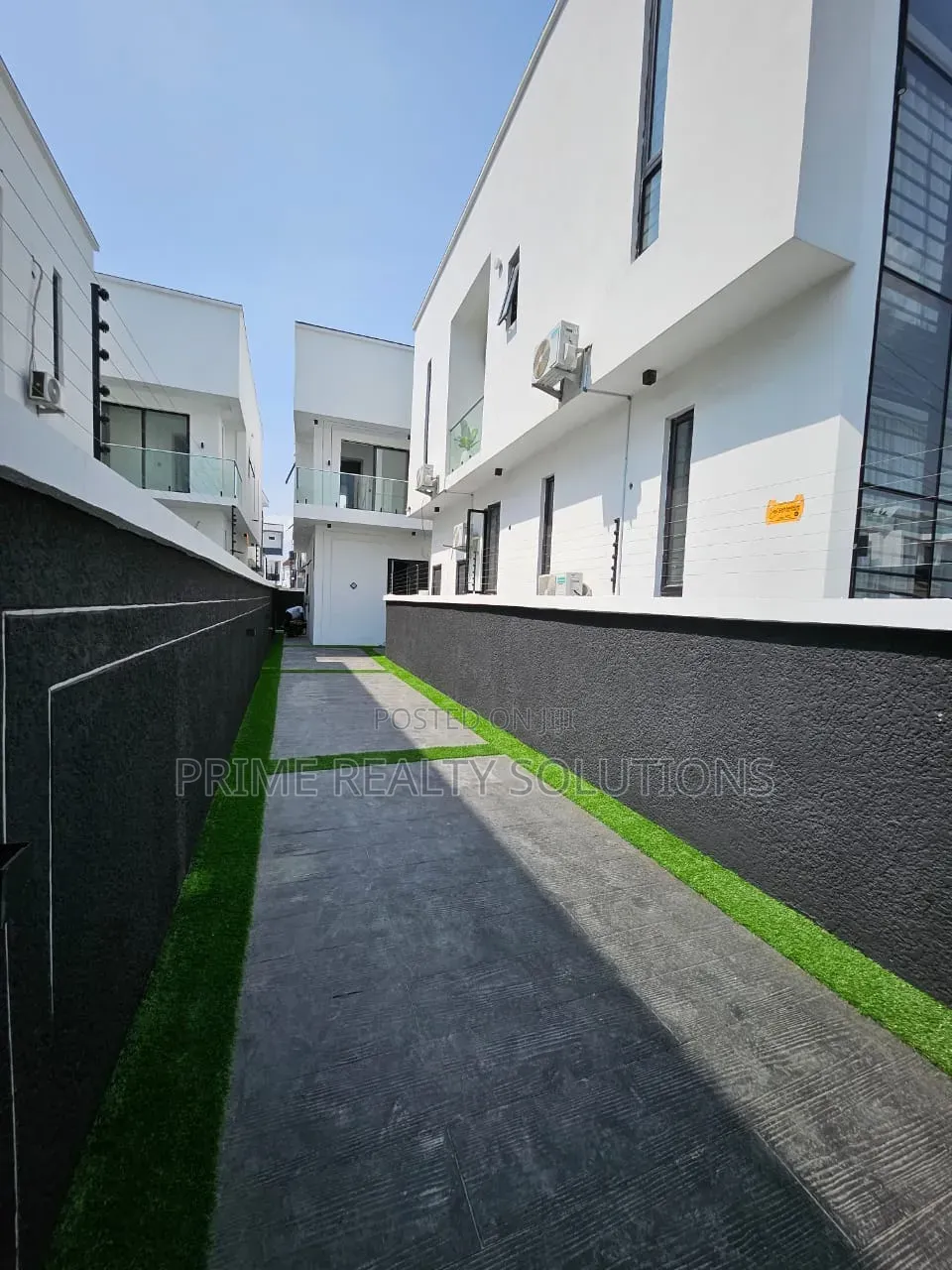 4bdrm Duplex in 𝐂𝐡𝐞𝐯𝐫𝐨𝐧 𝐚𝐥𝐭𝐞𝐫𝐧𝐚𝐭𝐢𝐯𝐞, Chevron for rent in Chevron