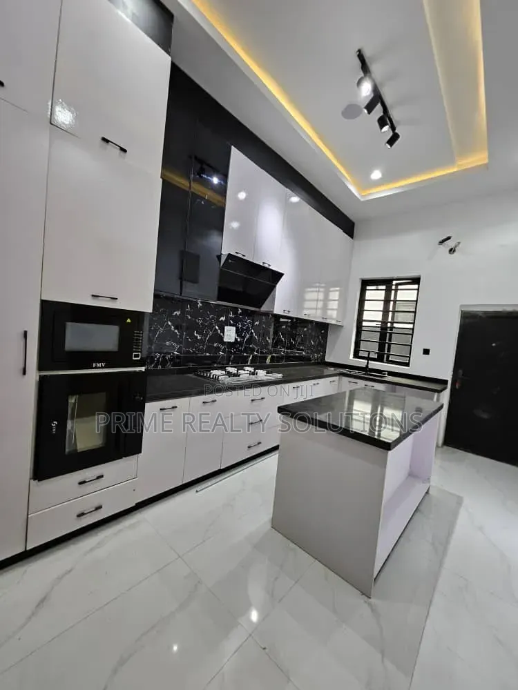 4bdrm Duplex in 𝐂𝐡𝐞𝐯𝐫𝐨𝐧 𝐚𝐥𝐭𝐞𝐫𝐧𝐚𝐭𝐢𝐯𝐞, Chevron for rent in Chevron