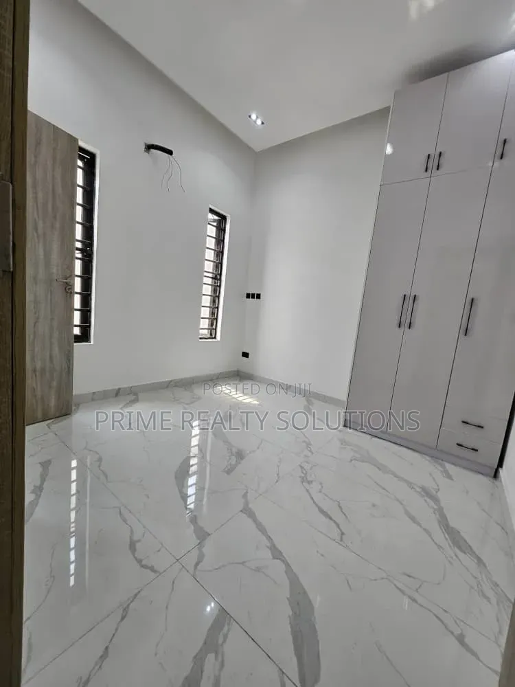 4bdrm Duplex in 𝐂𝐡𝐞𝐯𝐫𝐨𝐧 𝐚𝐥𝐭𝐞𝐫𝐧𝐚𝐭𝐢𝐯𝐞, Chevron for rent in Chevron