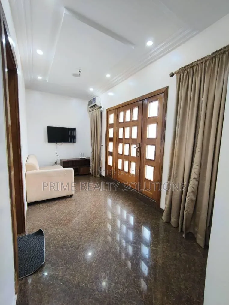 Furnished 3bdrm Townhouse / Terrace in 𝐋𝐄𝐊𝐊𝐈 𝐏𝐇𝐀𝐒𝐄 1, Lekki Phase 1 in Lekki Phase 1