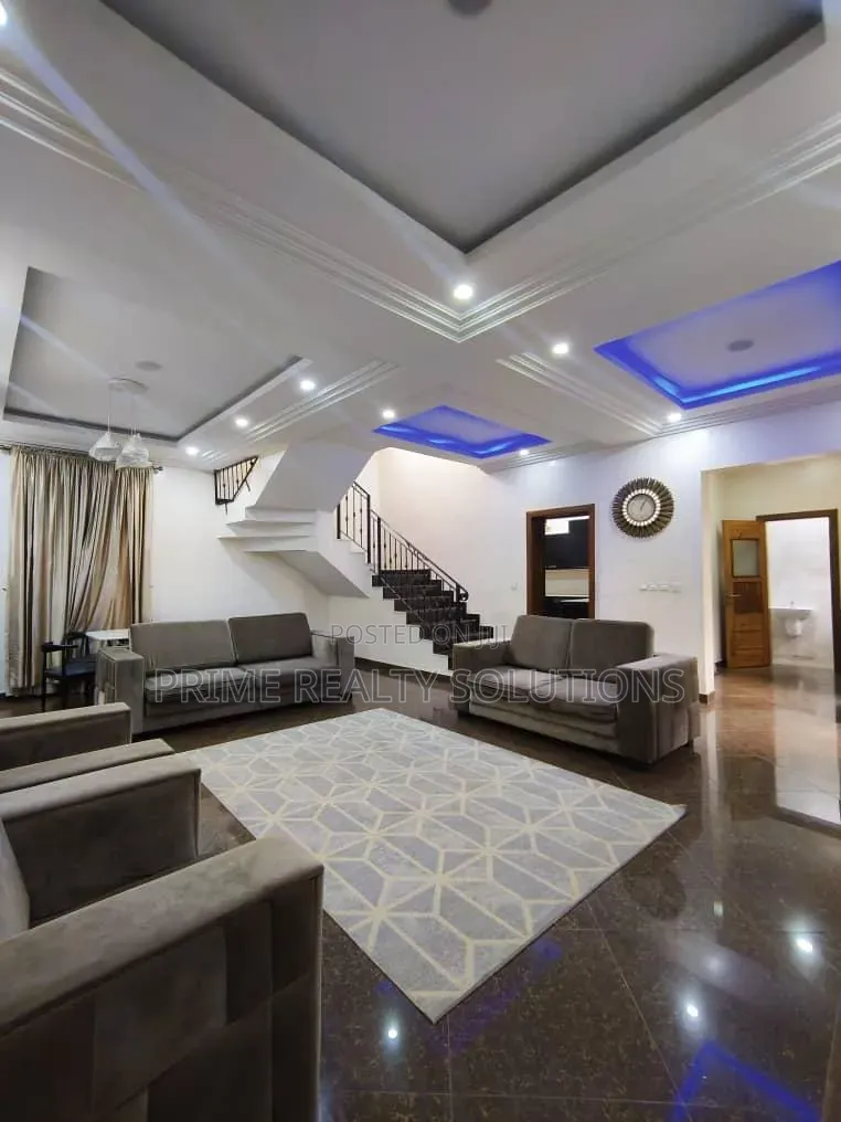 Furnished 3bdrm Townhouse / Terrace in 𝐋𝐄𝐊𝐊𝐈 𝐏𝐇𝐀𝐒𝐄 1, Lekki Phase 1 in Lekki Phase 1