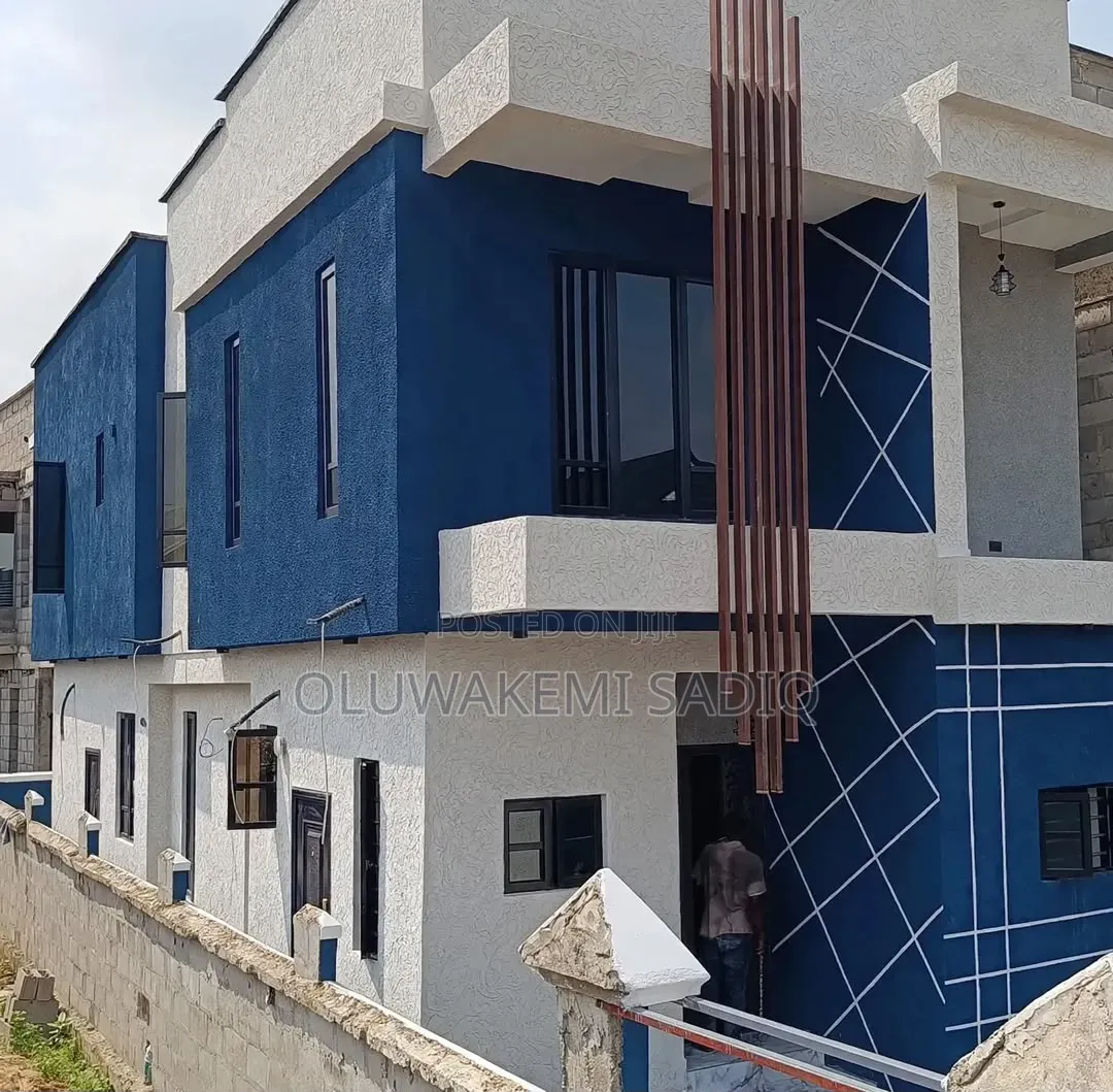 4bdrm Duplex in Opic Isheri North for sale in Isheri North