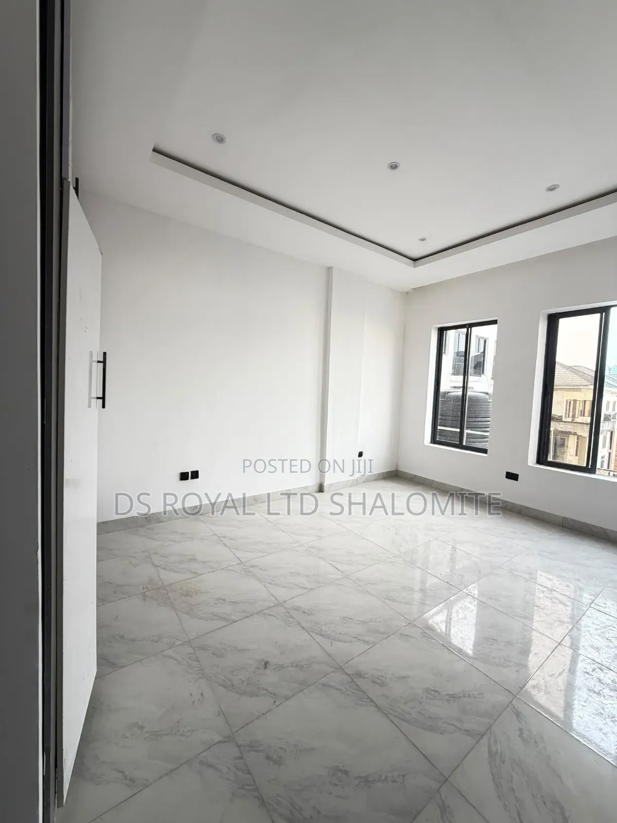 3bdrm Block of Flats in Victoria Island Extension for sale in Victoria Island Extension