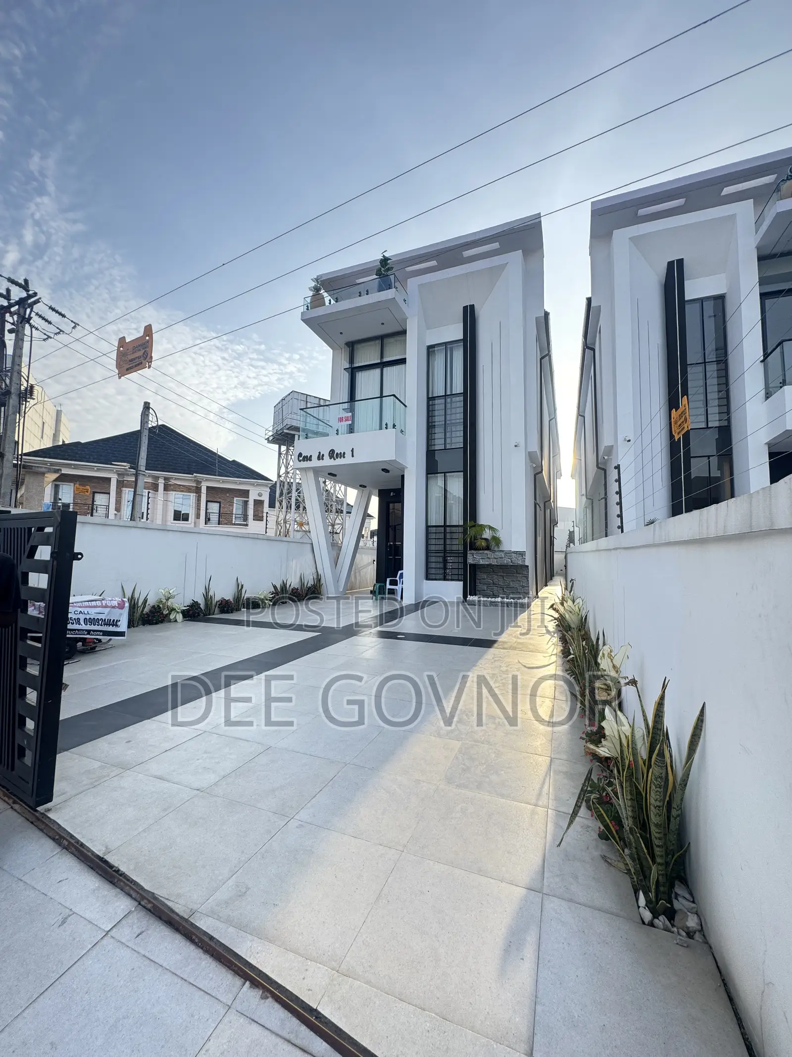 5bdrm Duplex in G R A Estate, Ikota for sale in Ikota