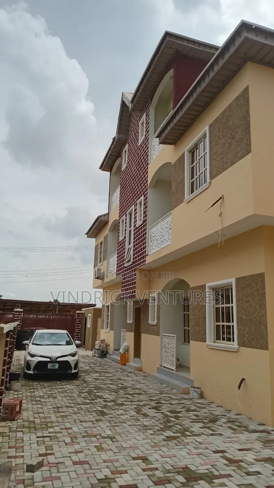 3bdrm Penthouse in Off Mobil Road Ilaje for rent in Ilaje / Lekki