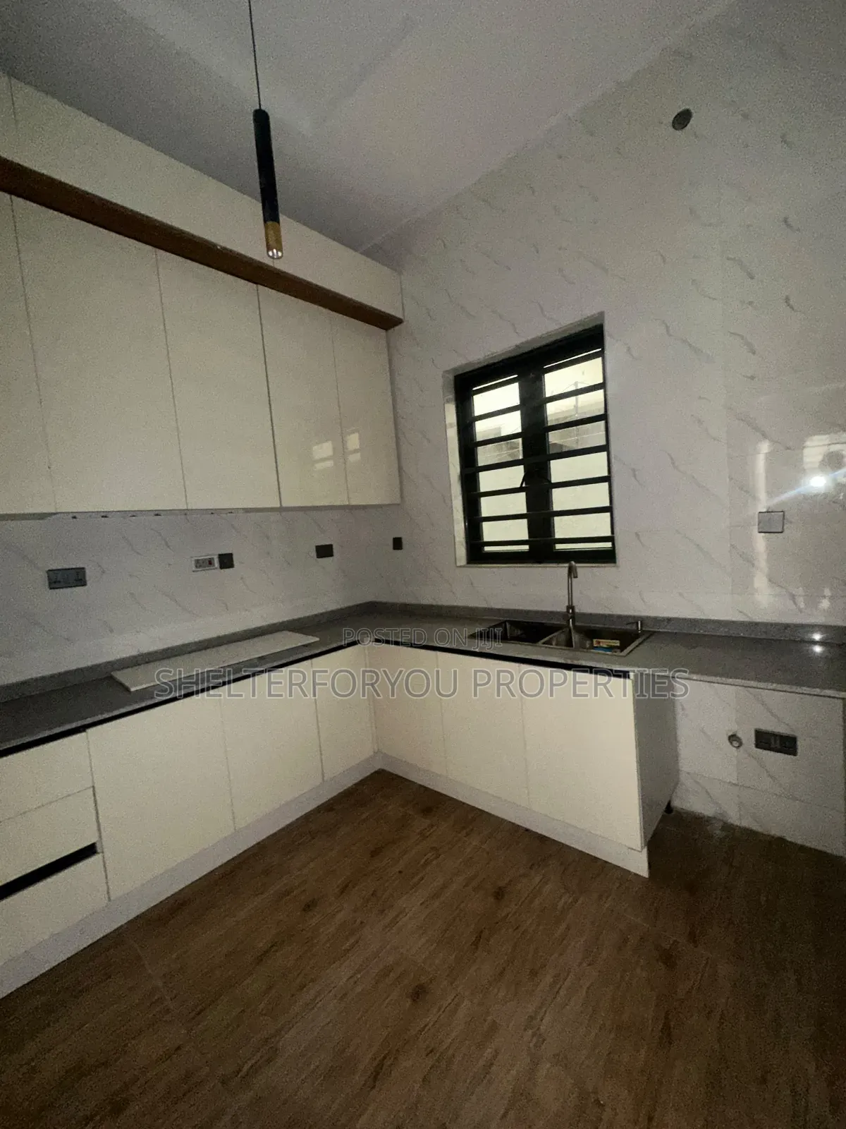 5bdrm Duplex in Ologolo for sale in Ologolo