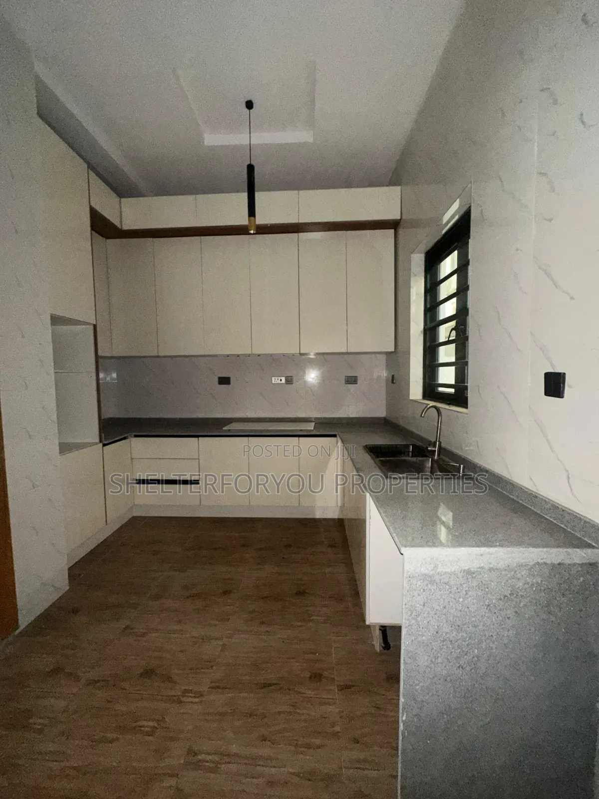5bdrm Duplex in Ologolo for sale in Ologolo