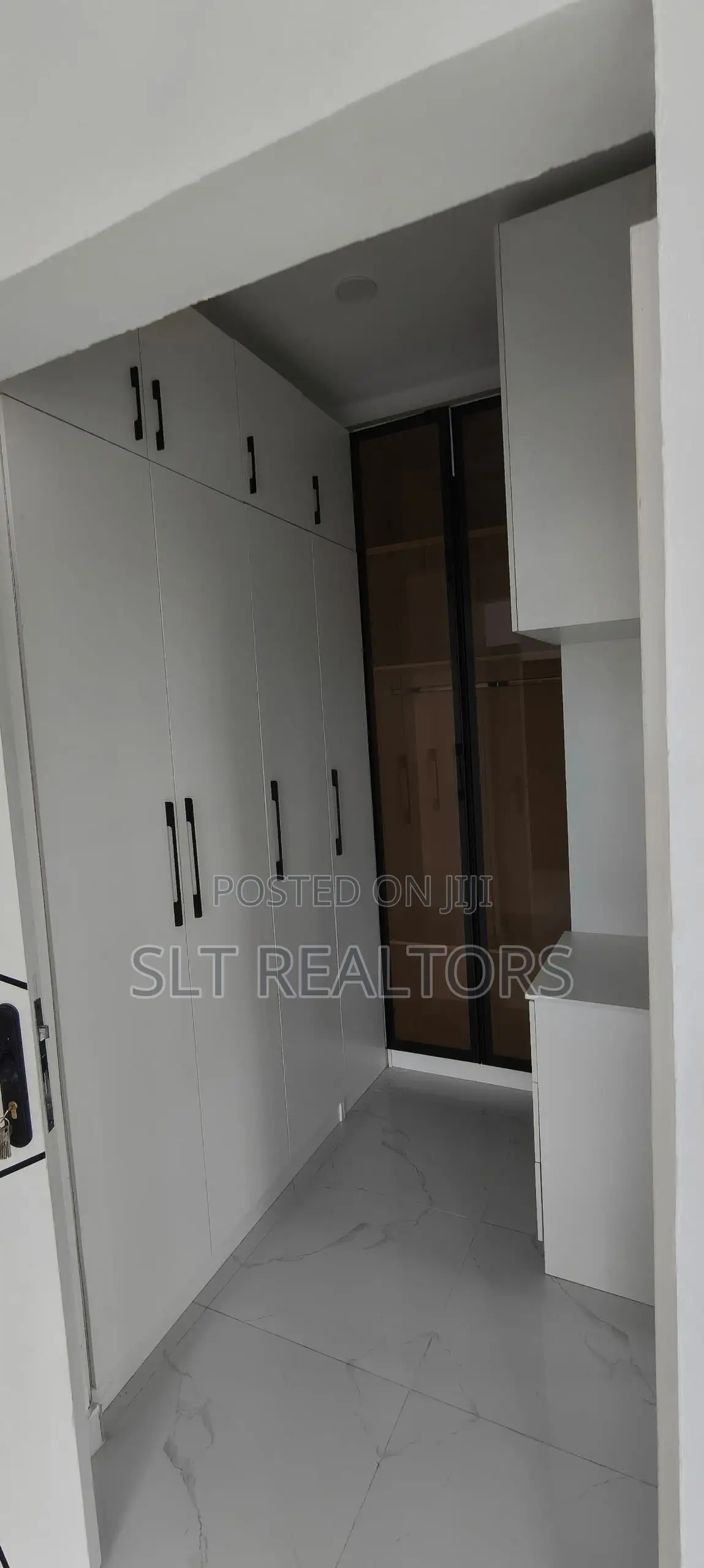 5bdrm Duplex in Alalubosa Gra for sale in Alalubosa