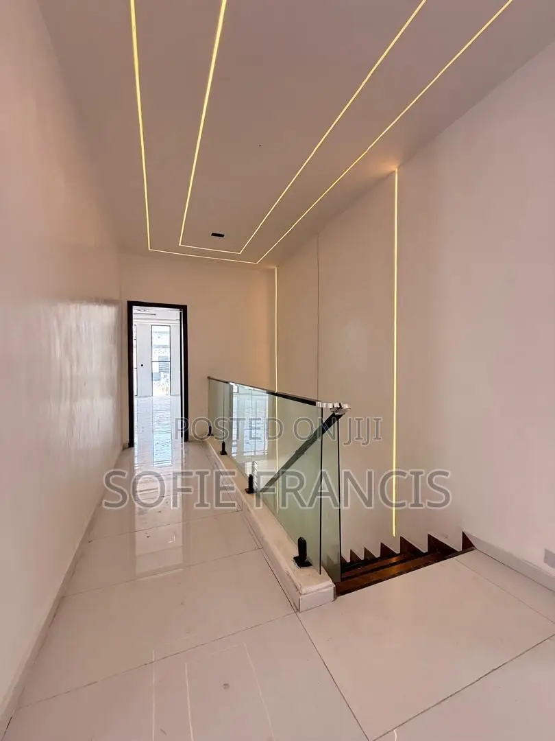 5bdrm Duplex in Ajah for sale in VGC / Ajah