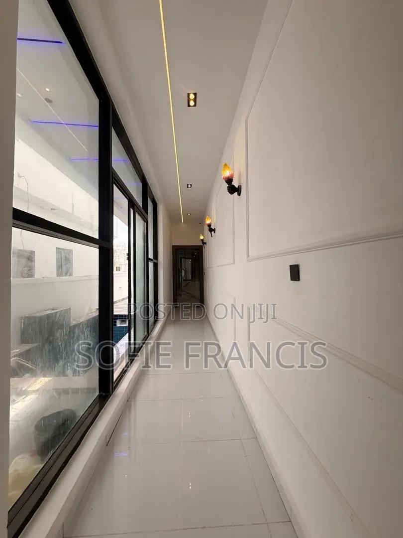 5bdrm Duplex in Ajah for sale in VGC / Ajah