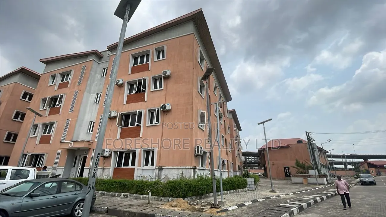 3bdrm Apartment in Lagos Homs, Alaka/Iponri for sale in Alaka/Iponri