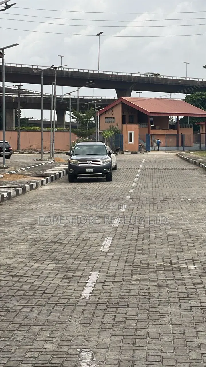 3bdrm Apartment in Lagos Homs, Alaka/Iponri for sale in Alaka/Iponri