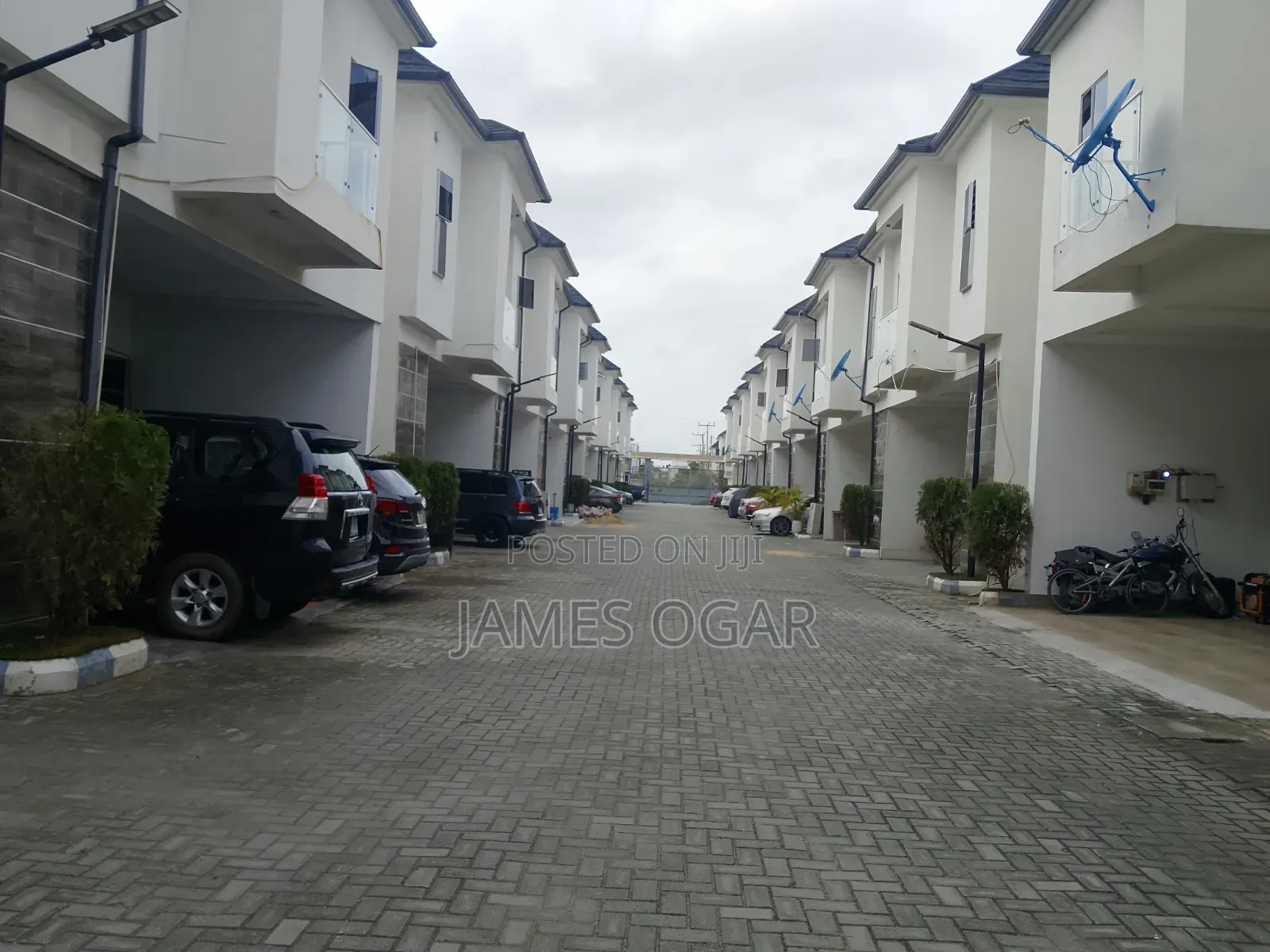 4bdrm Townhouse / Terrace in Royal Pines, Lekki Expressway for rent in Lekki Expressway