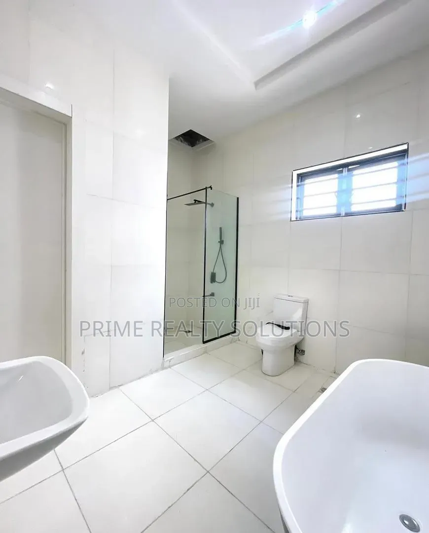 4bdrm Duplex in ๐๐ฃ๐๐ก, Lekki Expressway for rent in Lekki Expressway