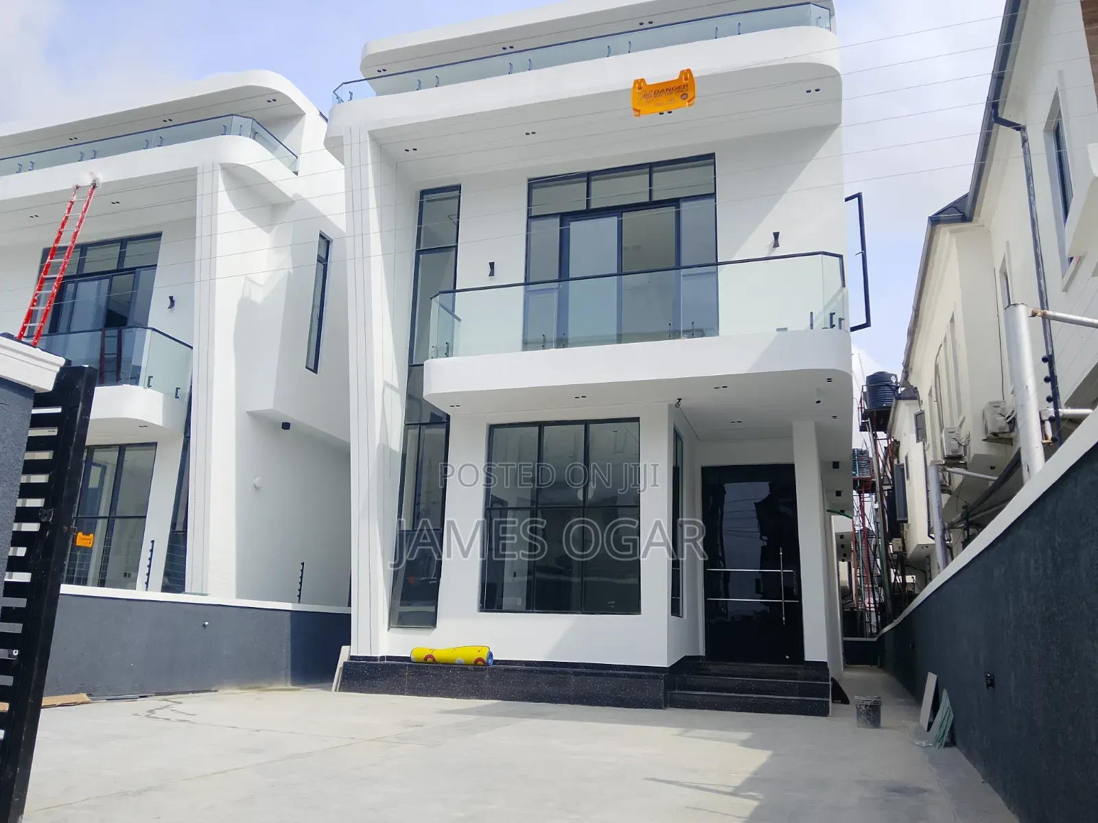 5bdrm Duplex in Royal Pines, Lekki Expressway for sale in Lekki Expressway