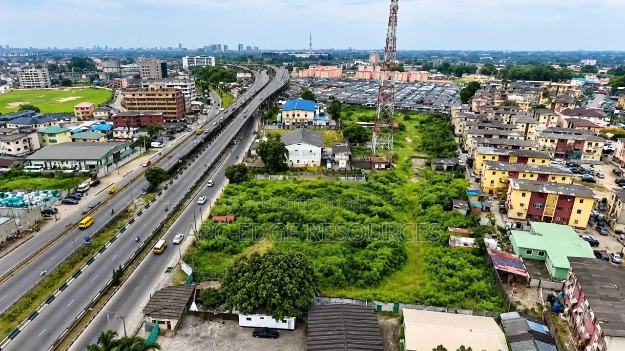 Commercial Land in Surulere in Iponri