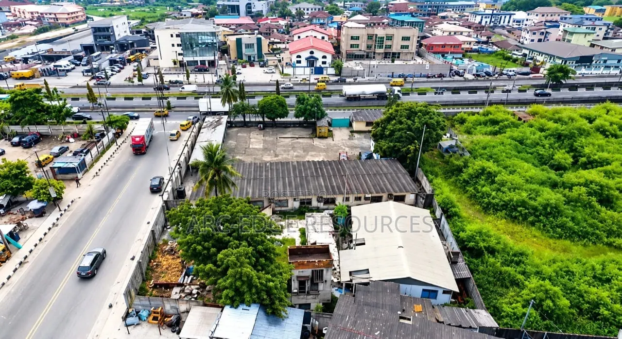 Commercial Land in Surulere in Iponri