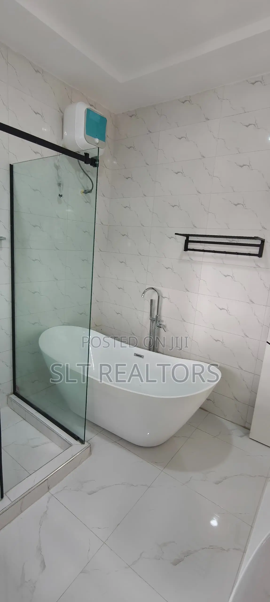 5bdrm Duplex in Alalubosa Gra for sale in Alalubosa