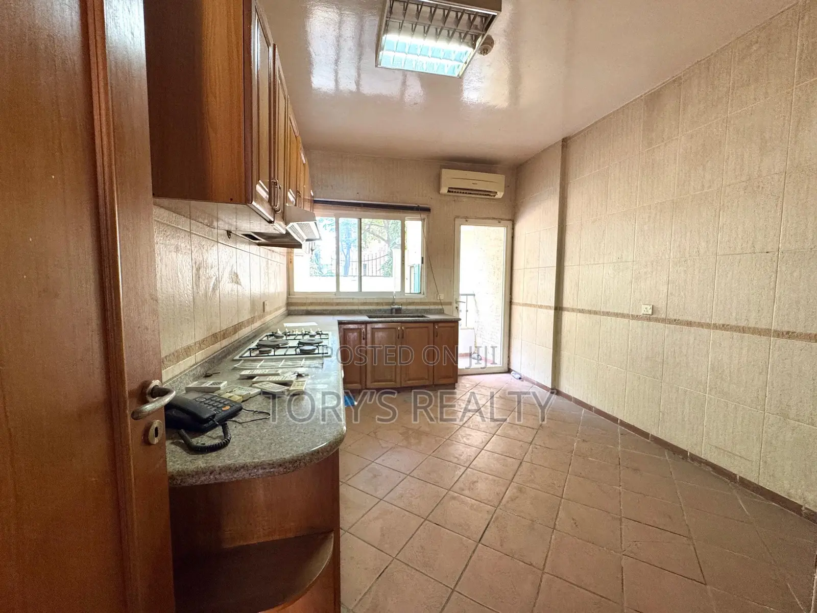 3bdrm Apartment in Old Ikoyi for sale in Old Ikoyi