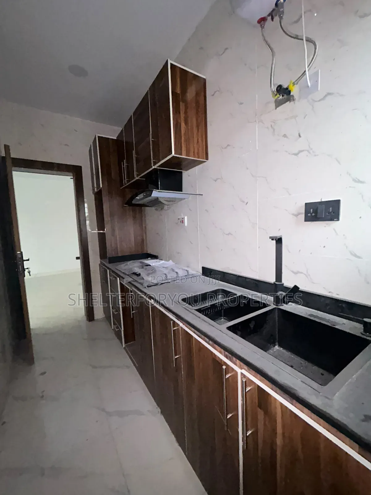 4bdrm Duplex in Lekki Expressway for sale in Lekki Expressway