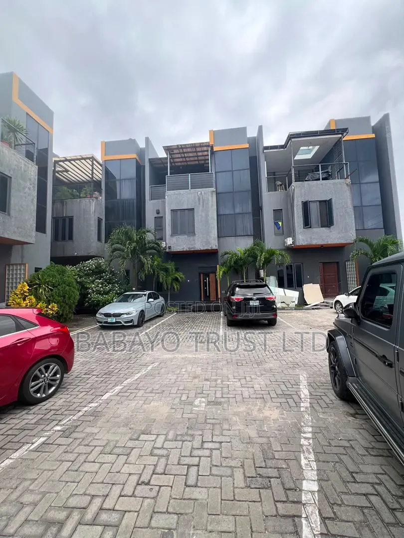 4bdrm Duplex in Lekki Phase 1 for sale in Lekki Phase 1