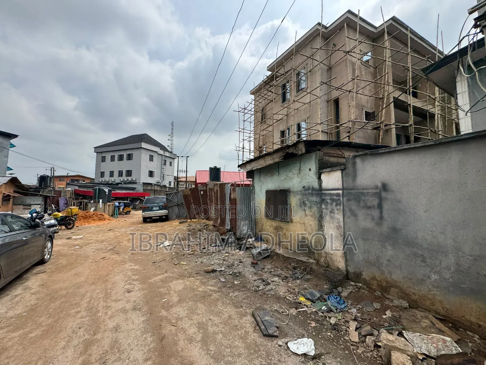 Land Measuring 300sqm With a Demolishable in Ifako-Ogba