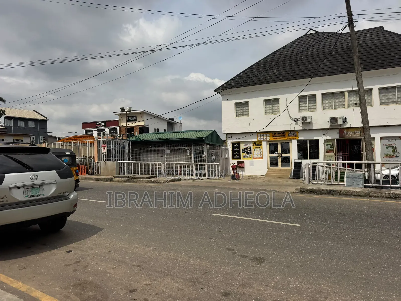 Land Measuring 300sqm With a Demolishable in Ifako-Ogba