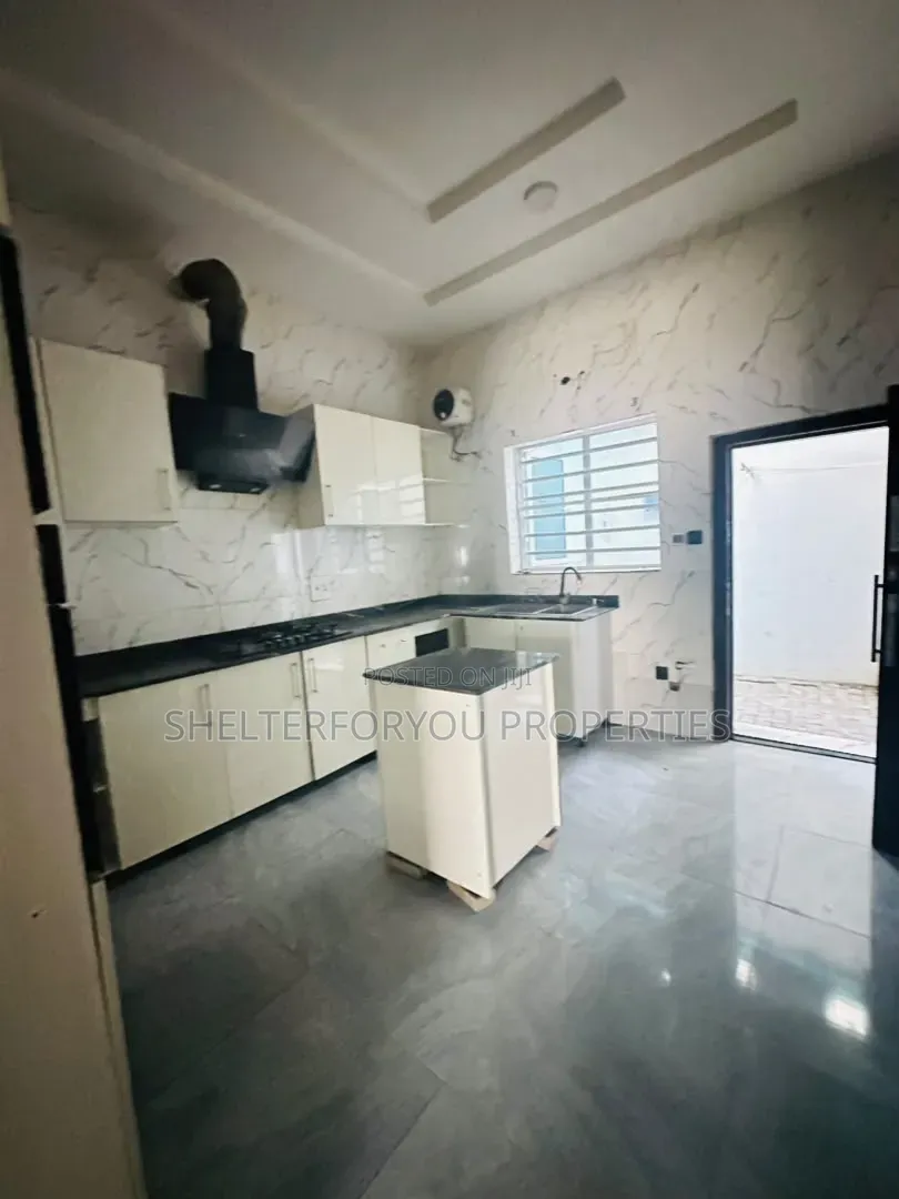 4bdrm Duplex in Lekki Expressway for rent in Lekki Expressway