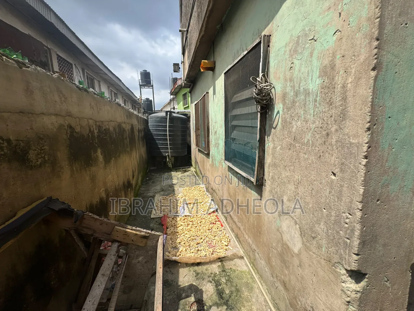 An Empty Land Measuring 300sqm With a Demolishable Structure on It, in Ifako-Ogba