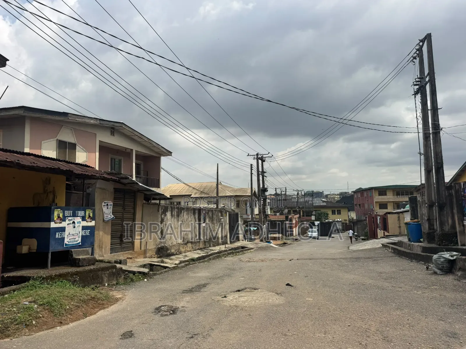 An Empty Land Measuring 300sqm With a Demolishable Structure on It, in Ifako-Ogba