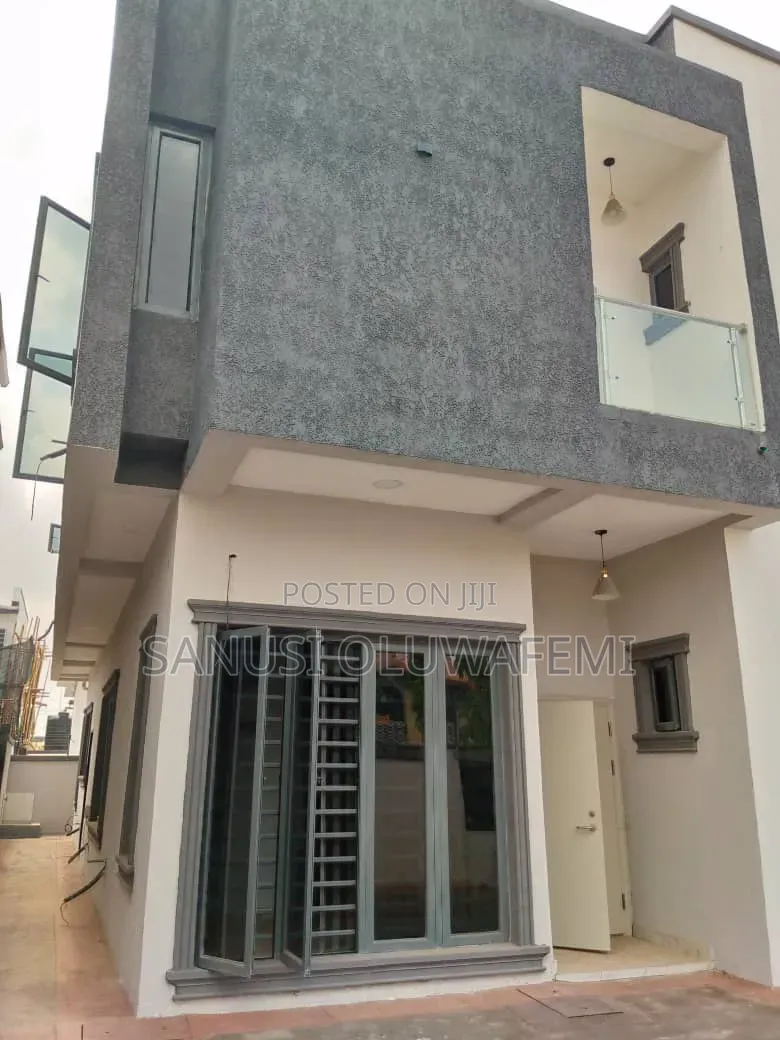 3bdrm Duplex in GRA Phase 1 for sale in GRA Phase 1