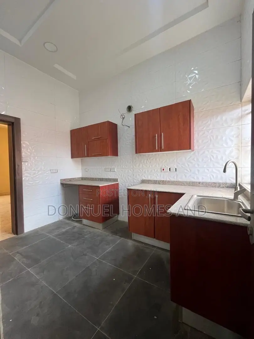2bdrm Block of Flats in Lekki Phase 1 for rent in Lekki Phase 1